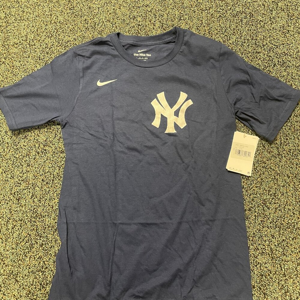 NY Yankees youth T-shirt